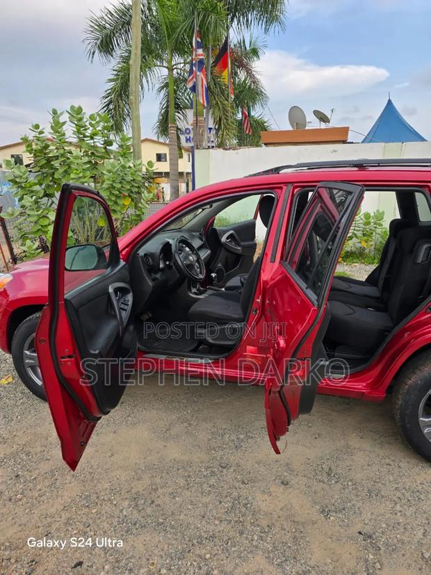 Toyota RAV4 2012 Red