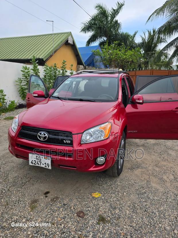 Toyota RAV4 2012 Red