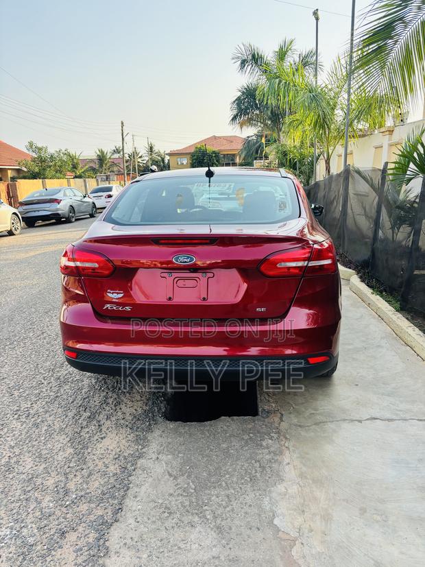 Ford Focus SEL Sedan FWD (2.0L 4cyl 6A) 2017 Burgundy