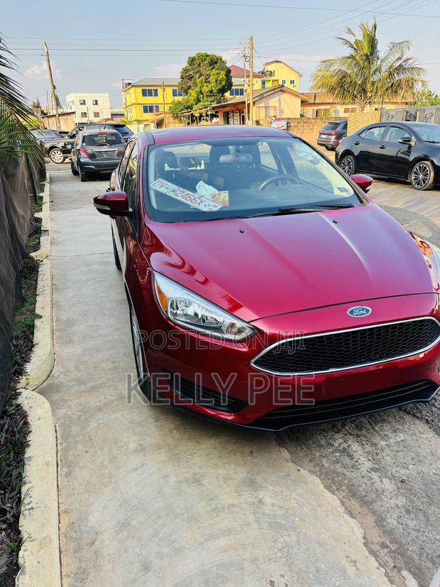 Ford Focus SEL Sedan FWD (2.0L 4cyl 6A) 2017 Burgundy