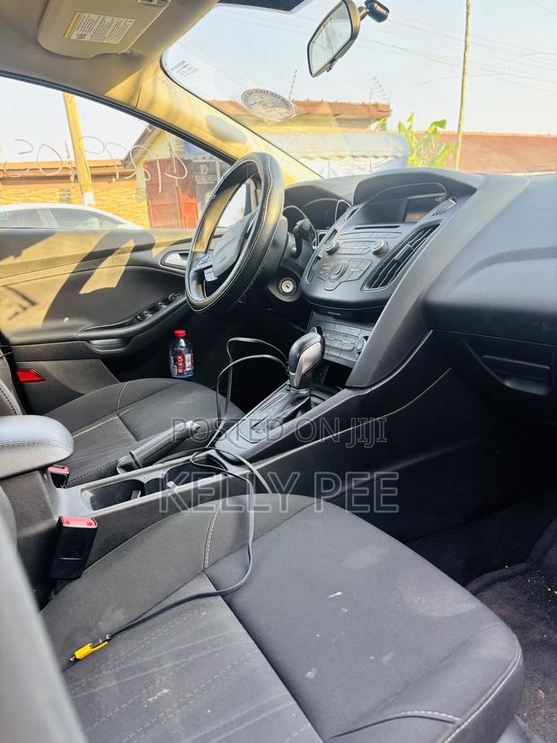Ford Focus SEL Sedan FWD (2.0L 4cyl 6A) 2017 Burgundy