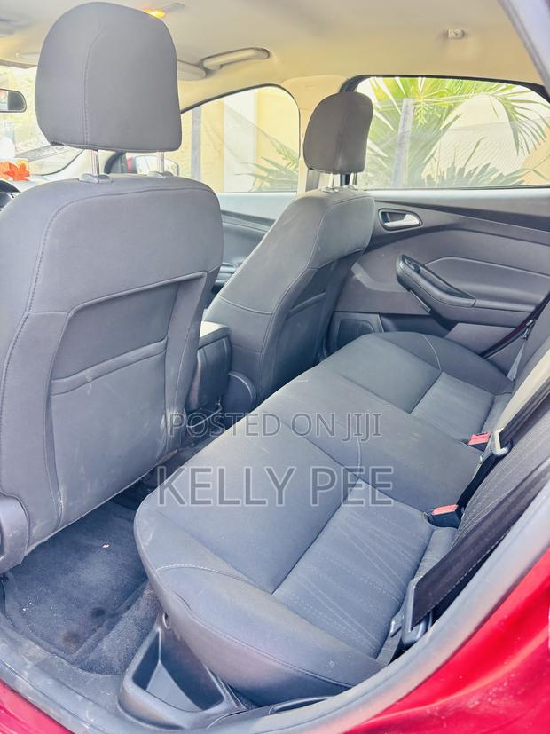 Ford Focus SEL Sedan FWD (2.0L 4cyl 6A) 2017 Burgundy