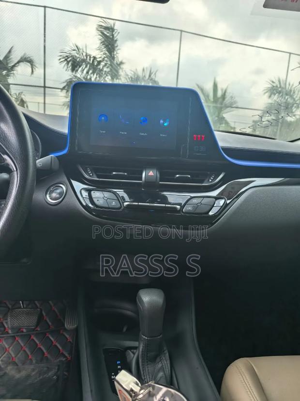 Toyota C-HR Limited 2021 White