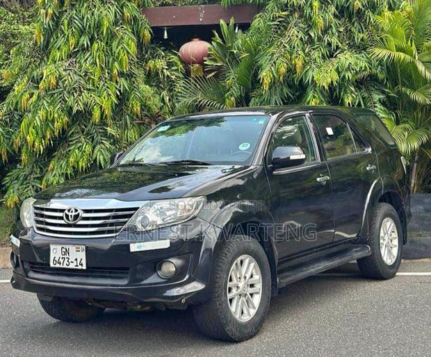 Toyota Fortuner 2014 Black