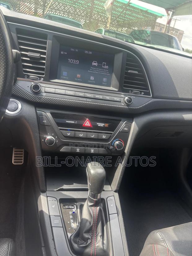 Hyundai Elantra Sport 2018 White