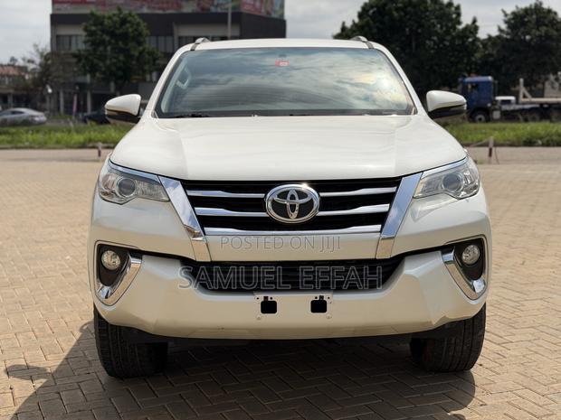 Toyota Fortuner 2.7 AWD 2019 White