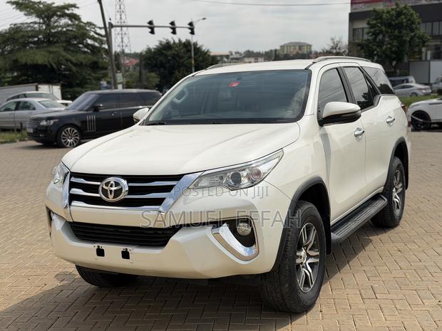 Toyota Fortuner 2.7 AWD 2019 White