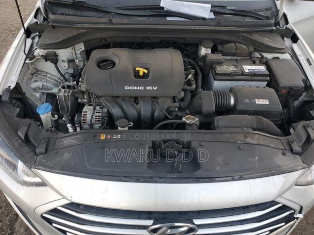 Hyundai Elantra SE 2018 Silver