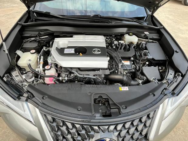 Lexus UX 2019 Silver