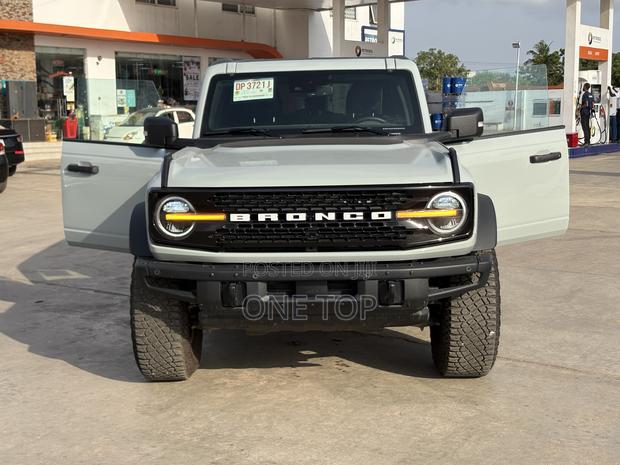 Ford Bronco Sport Badlands AWD 2023 Ivory