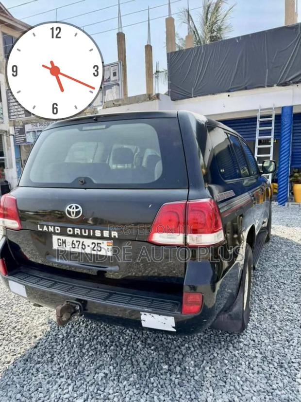 Toyota Land Cruiser 2010 Black