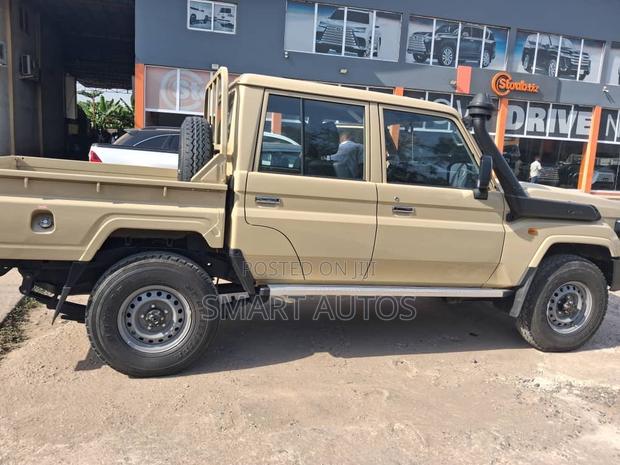 Toyota Land Cruiser 79 Series 2025 Gold