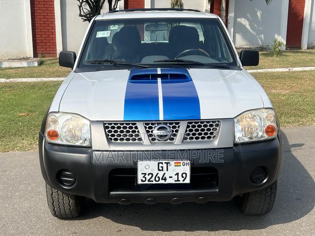 Nissan Hardbody 2019 White