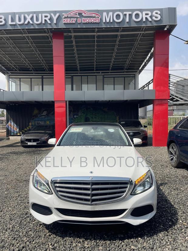 Mercedes-Benz C300 Luxury 4dr AWD 4Matic Sedan (2.0L 4cyl 7A) 2015