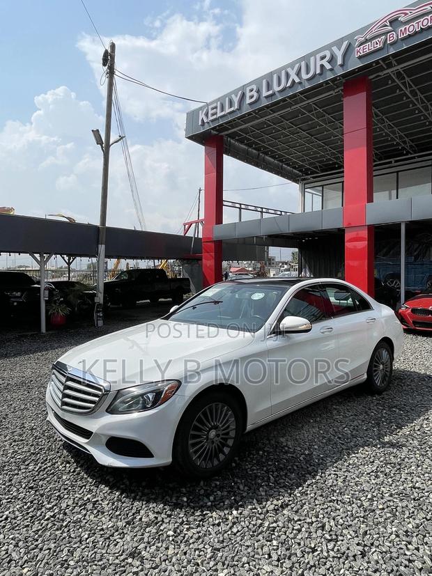 Mercedes-Benz C300 Luxury 4dr AWD 4Matic Sedan (2.0L 4cyl 7A) 2015