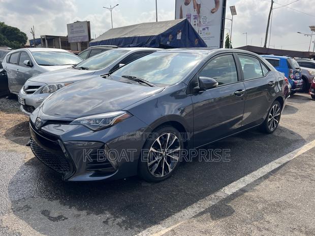 Toyota Corolla SE (1.8L 4cyl 2A) 2019 Gray