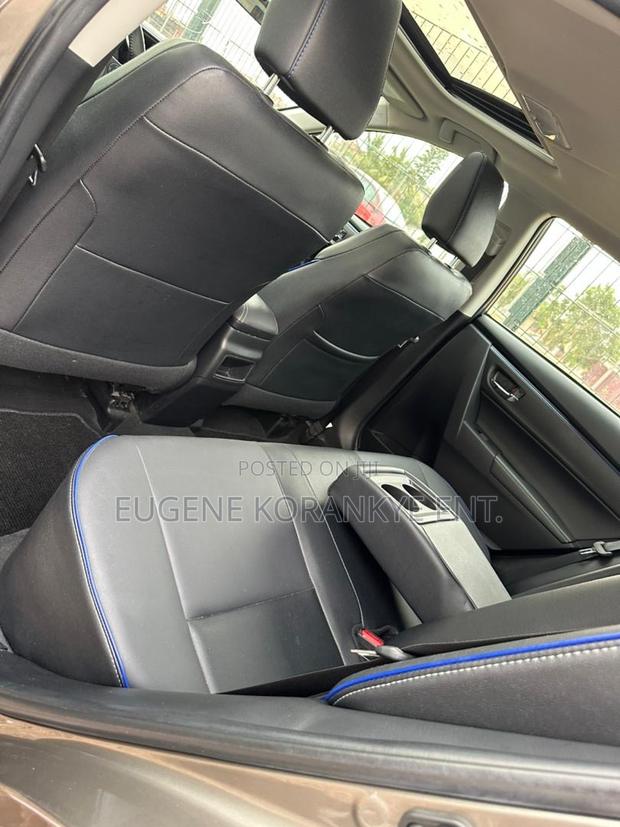 Toyota Corolla XSE 4dr Sedan (1.8L 4cyl CVT) 2017 Gray