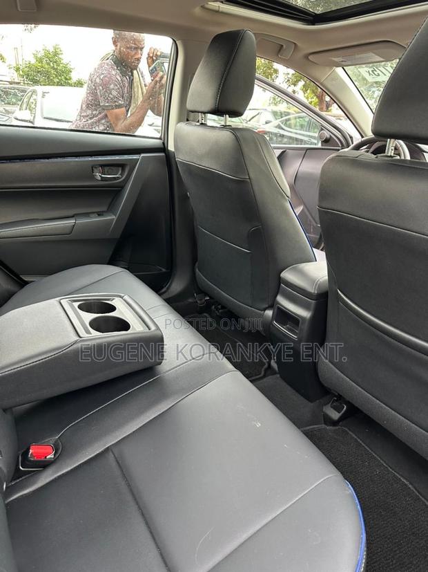 Toyota Corolla XSE 4dr Sedan (1.8L 4cyl CVT) 2017 Gray