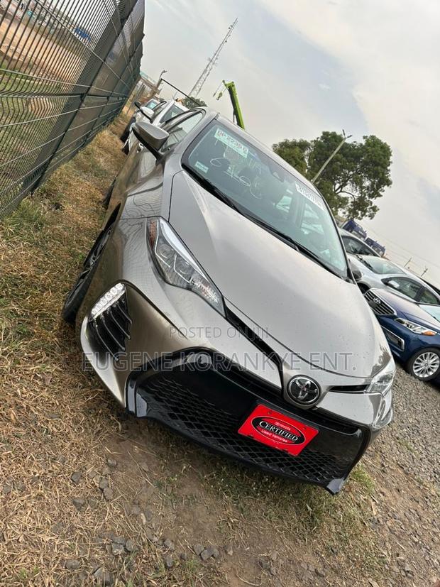 Toyota Corolla XSE 4dr Sedan (1.8L 4cyl CVT) 2017 Gray