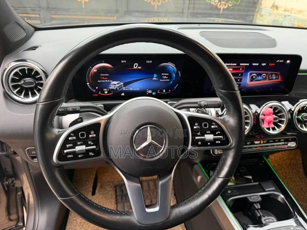 Mercedes-Benz GLB-Class GLB 250 4MATIC 2023 Gray