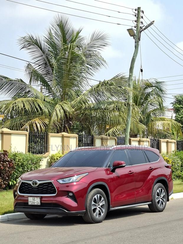 Toyota Highlander XLE AWD 2023 Red