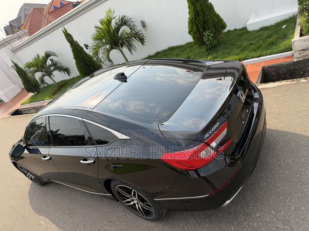 Honda Accord Touring 2.0T 2020 Black