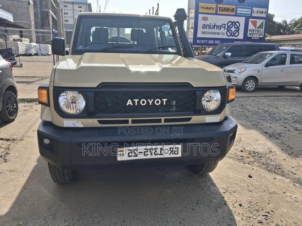 Toyota Land Cruiser 79 Series 2025 Gold