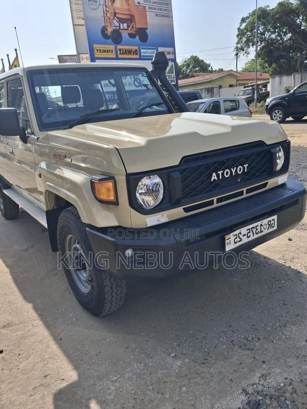 Toyota Land Cruiser 79 Series 2025 Gold