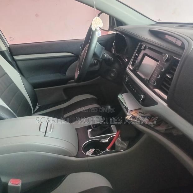 Toyota Highlander 2019 Silver