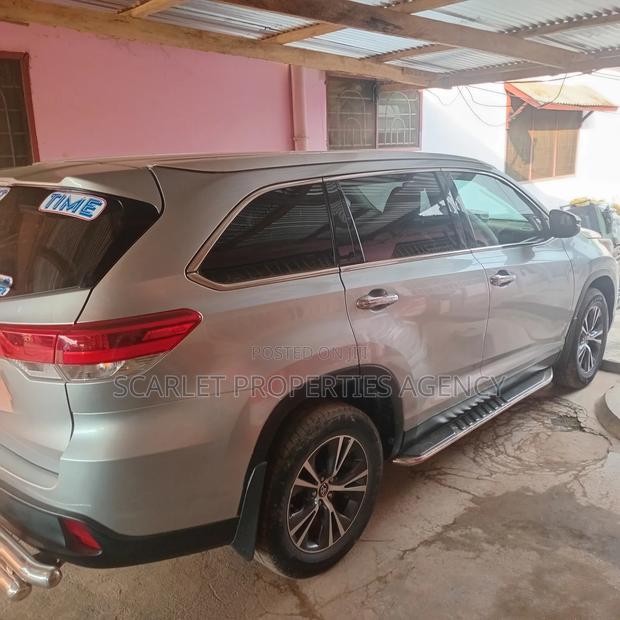 Toyota Highlander 2019 Silver