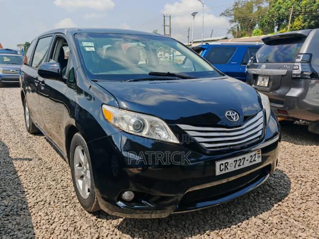Toyota Sienna Limited AWD 7-Passenger 2013 Black
