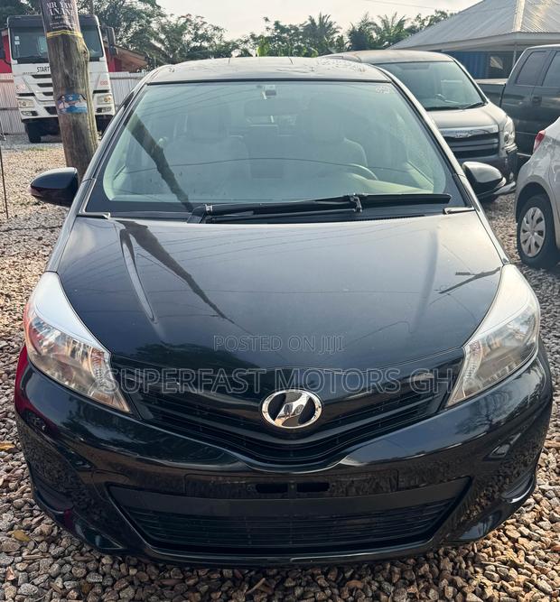 Toyota Vitz 2012 Black