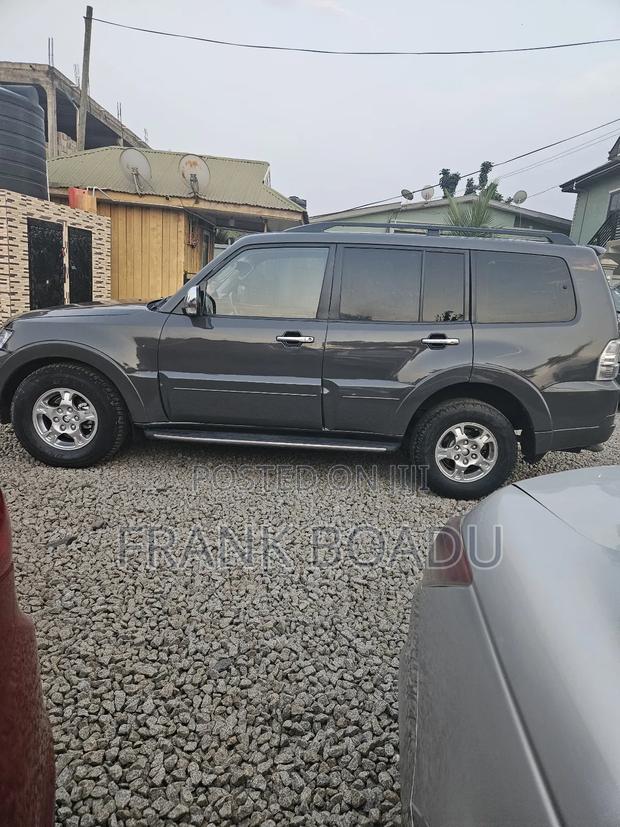 Mitsubishi Pajero 2013 Green