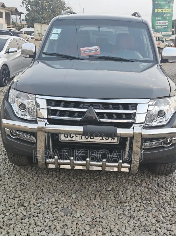 Mitsubishi Pajero 2013 Green