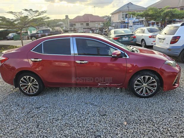 Toyota Corolla 2016 Red