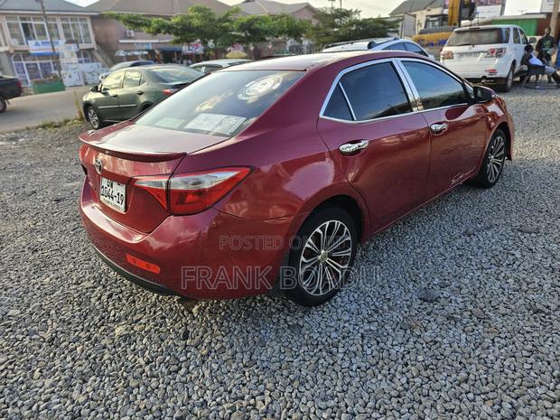 Toyota Corolla 2016 Red