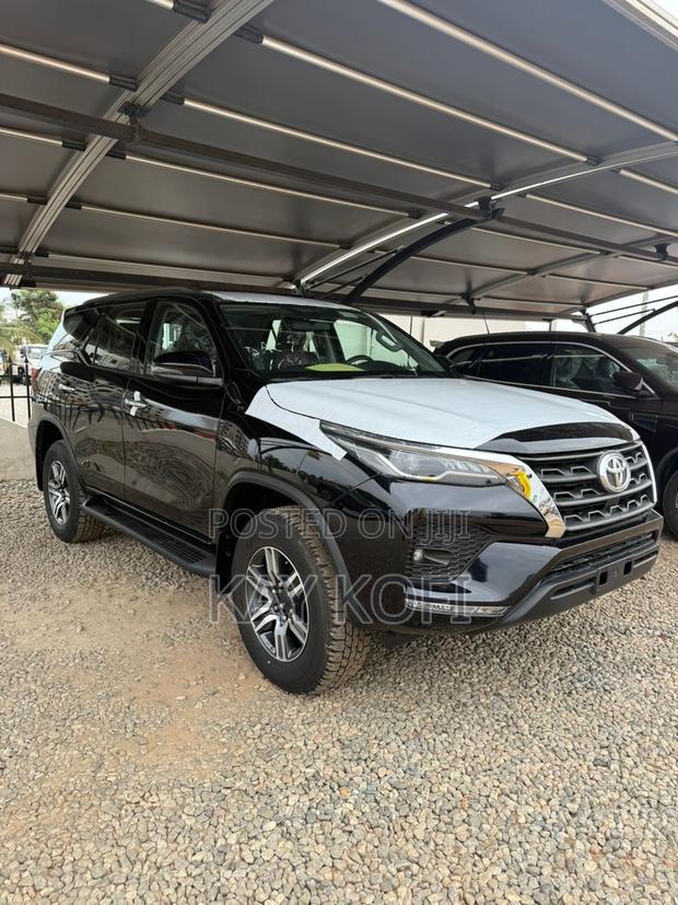 New Toyota Fortuner 2025 Black