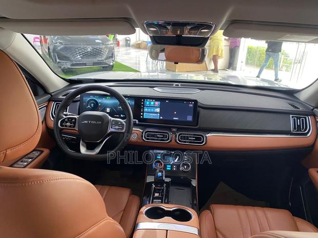New Jetour X70 Plus 2024 Gray