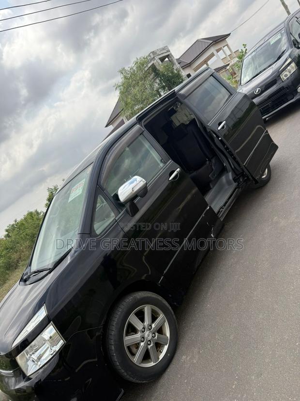 Toyota Voxy 2012 Black