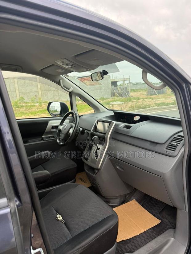 Toyota Voxy 2012 Black