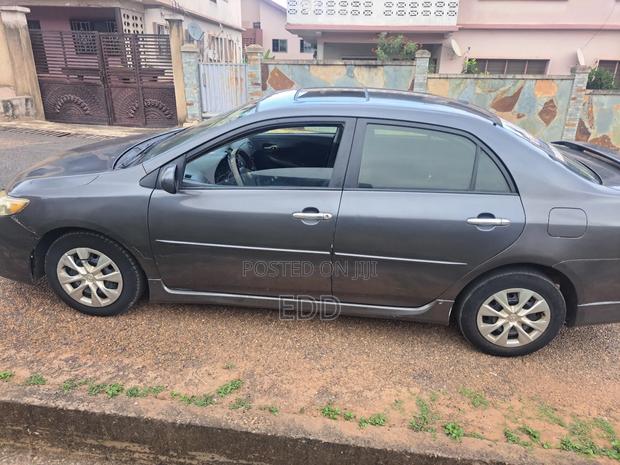 Toyota Corolla LE 4dr Sedan (1.8L 4 cyl 4A) 2009 Gray
