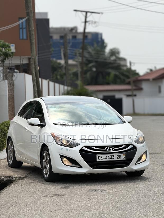 Hyundai Elantra Limited Sedan FWD (1.8L 4cyl 6A) 2016 White