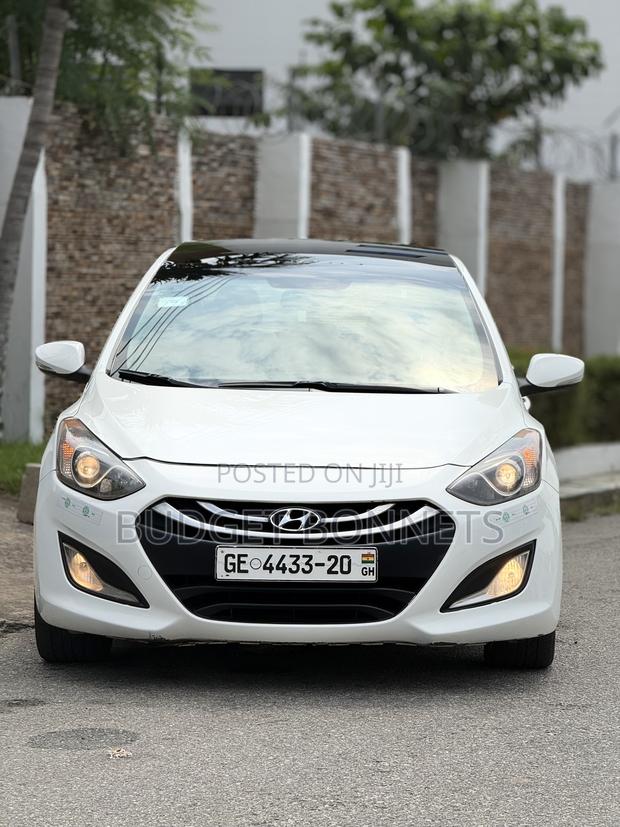 Hyundai Elantra Limited Sedan FWD (1.8L 4cyl 6A) 2016 White