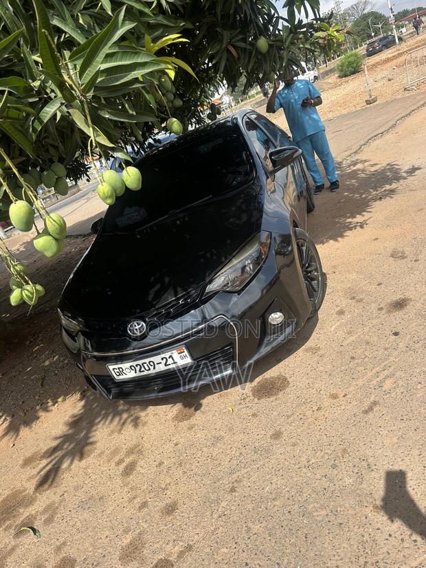 Toyota Corolla S 4dr Sedan (1.8L 4cyl CVT) 2016 Black