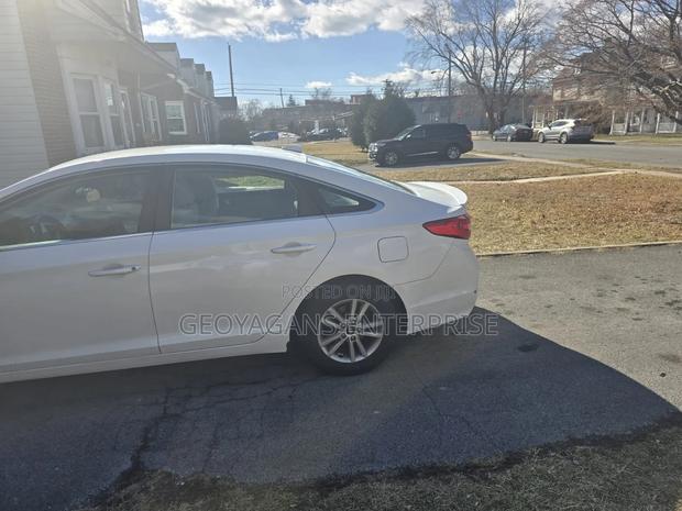 Hyundai Sonata ECO Sedan FWD (1.6L 4cyl 7A) 2016 White