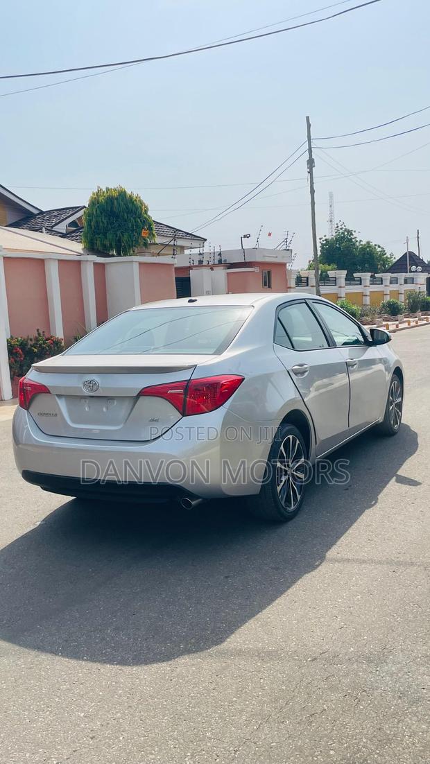 Toyota Corolla SE Special Edition 4dr Sedan (1.8L 4cyl CVT) 2017 Silver
