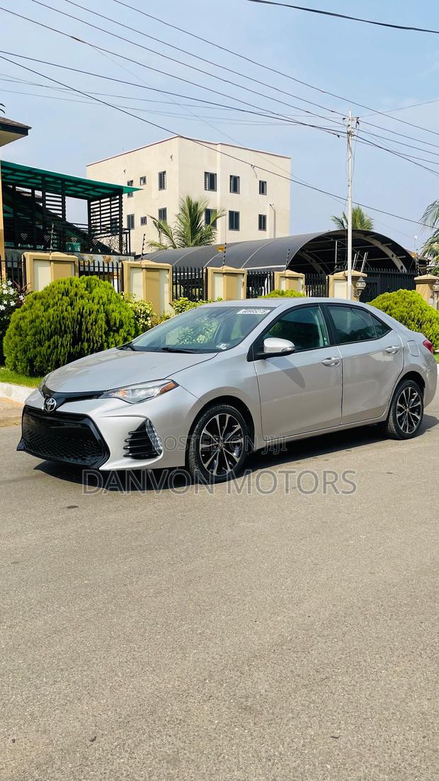 Toyota Corolla SE Special Edition 4dr Sedan (1.8L 4cyl CVT) 2017 Silver