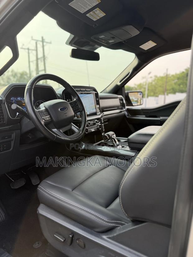Ford F-150 XLT 2022 Silver