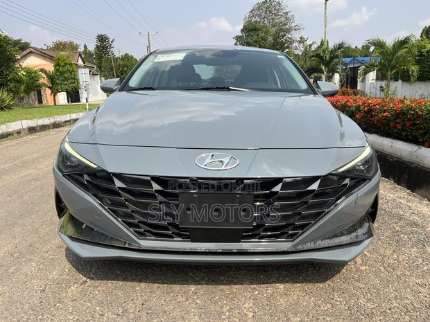Hyundai Elantra SE 2021 Gray