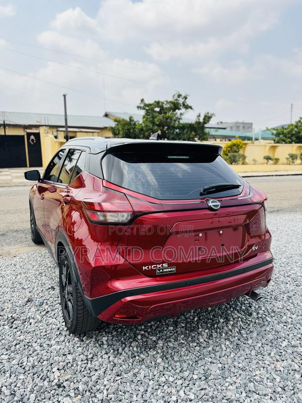 Nissan Kicks S 2023 Red